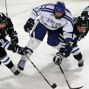 开云ios-最佳守门员：谁是本赛季防守最犀利的球员？，最佳守门员奖杯