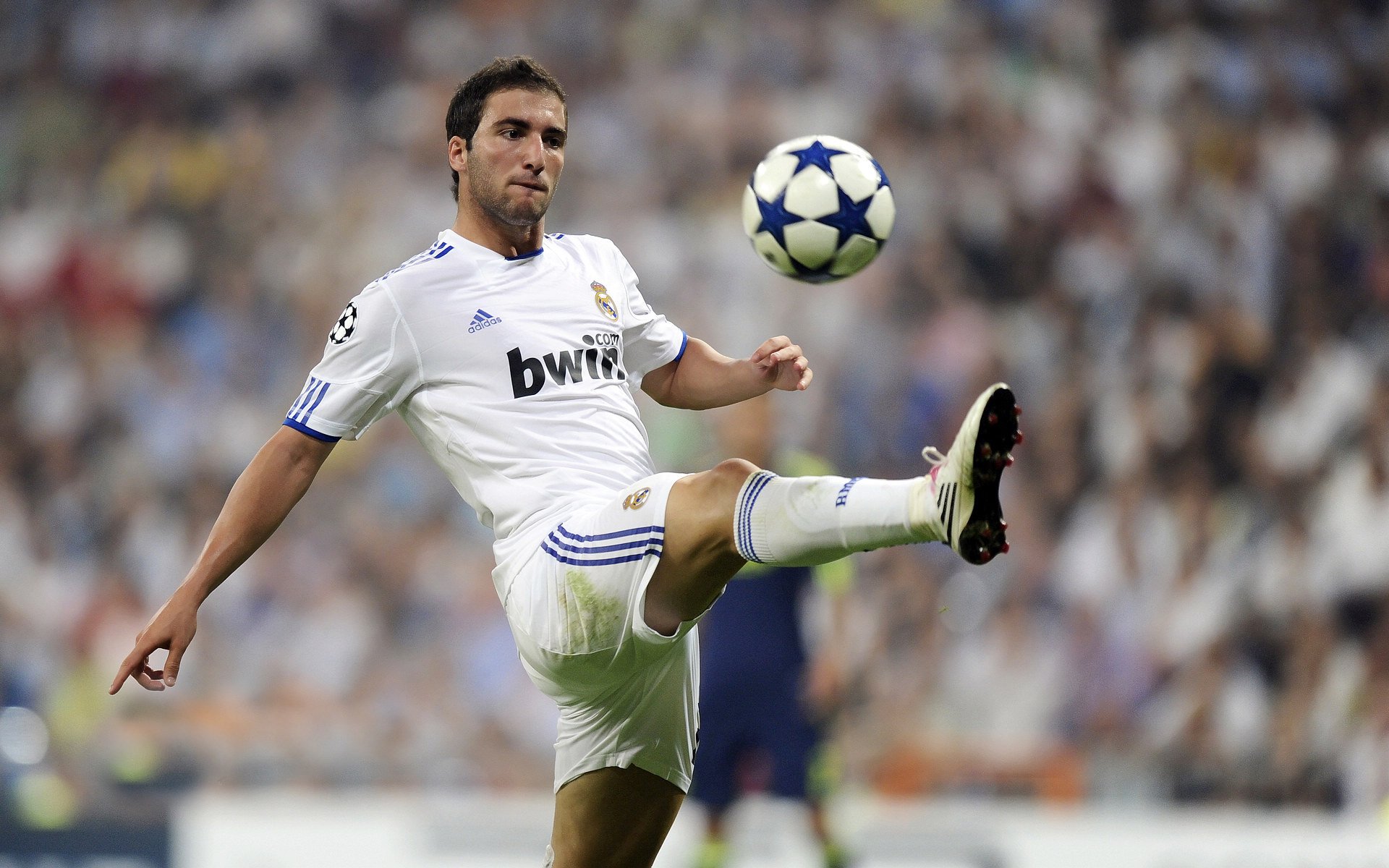 狼队客场大胜南安普顿，重返争四行列，狼队vs南安普敦比赛结果